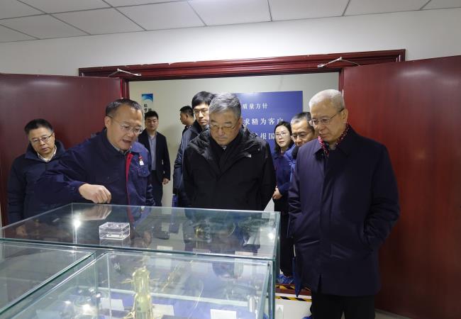 國機(jī)集團(tuán)黨委書記、董事長張曉侖到軸研所調(diào)研